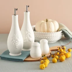 Aceitera y vinagrera ovalada de porcelana Menage La Porcellana Bianca