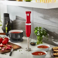 Batidora de mano inalámbrica roja KitchenAid