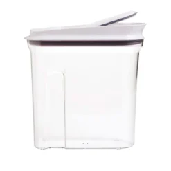 Bote Recipiente hermético con dispensador POP OXO