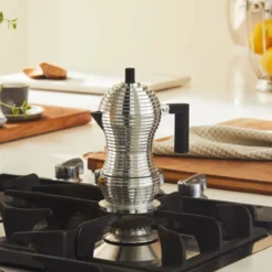 Cafetera de aluminio fundido de Michele De Lucchi Pulcina Alessi (apta inducción)
