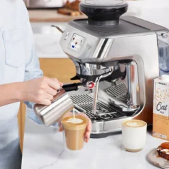 Cafetera Expresso automática con molinillo y pantalla táctil Barista Touch Impress Sage