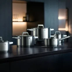 Cazo de acero inoxidable con tapa de cristal Comfort Line WMF