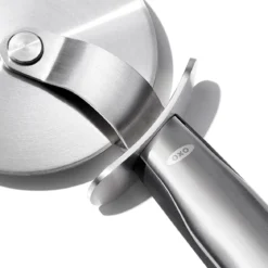 Cortador de pizzas de acero inoxidable Steel™ OXO