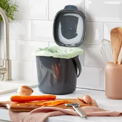 Cubo de basura de orgánica para encimera OXO