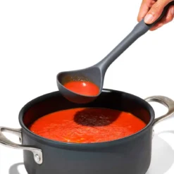 Cucharón de silicona OXO