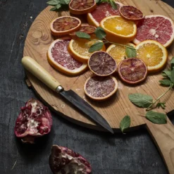 Cuchillo de cocina Pallarès de acero carbono con mango de boj