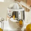 Exprimidor de acero inoxidable Alessi