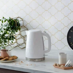 Hervidor Honeycomb blanco de Russell Hobbs