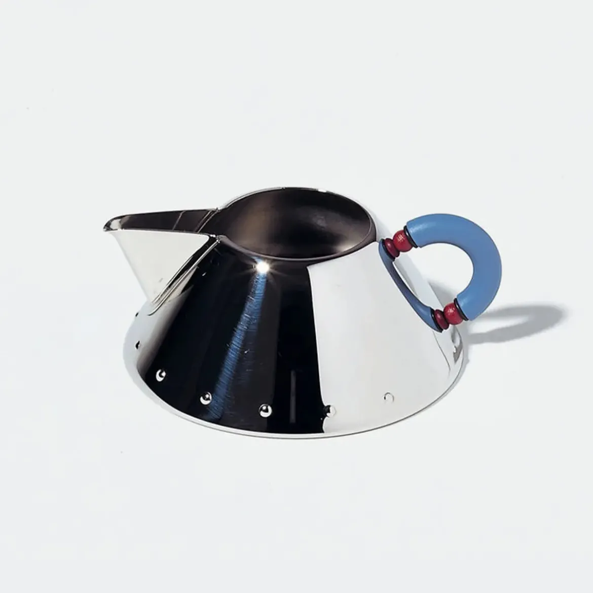 Lechera de acero inoxidable 9096 de Michael Graves Alessi