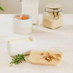 Mantequera cerámica con tapa de madera de roble Selbrae