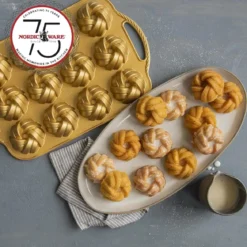 Molde Braided Bundtlette Pan Nordic Ware 75º Aniversario
