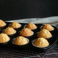 Molde de magdalenas y muffins Kaiser WMF (+pack 60 papeles gratis)