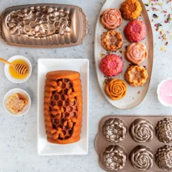 Molde Floral Cakelet Nordic Ware