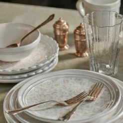 Plato para pastas y café Artisan Collection de Laura Ashley