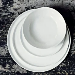 Platos de porcelana Bianca de Olsson & Jensen