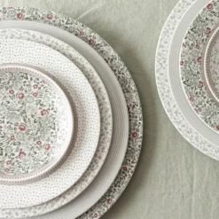 Platos de porcelana Wild Clematis Laura Ashley