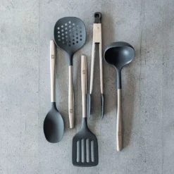 Set de 5 utensilios con bote Signature Bra