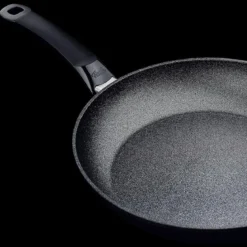 Set sartén Adamant® Comfort 28cm y sartén Adamant® Classic 24cm Fissler