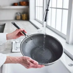 Wok cerámico de acero inoxidable tricapa con fondo de nido de abeja Apex GreenPan